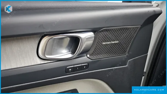 VOLVO XC40 B4 ULTIMATE BRIGHT