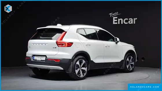 VOLVO XC40 B4 ULTRA BRIGHT