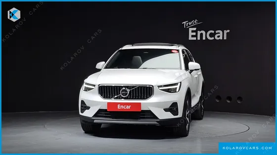 VOLVO XC40 B4 ULTRA BRIGHT