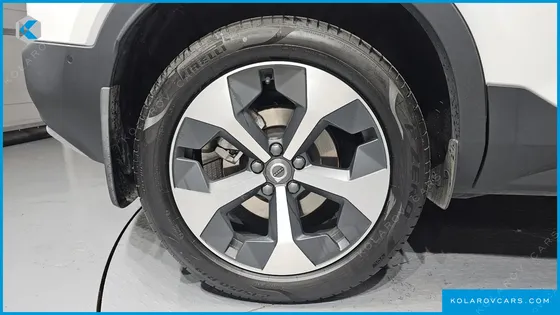 VOLVO XC40 B4 ULTRA BRIGHT