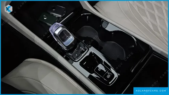 VOLVO XC40 B4 ULTRA BRIGHT