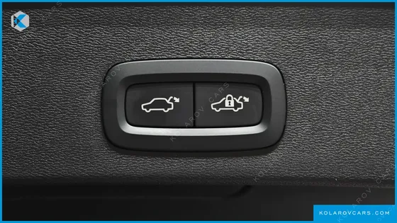VOLVO XC40 B4 ULTRA BRIGHT