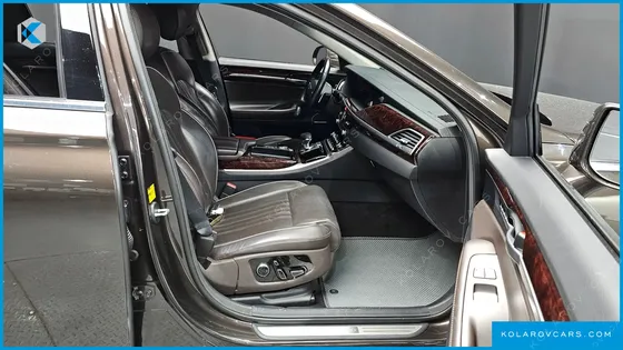 GENESIS EQ900 3.8 GDI AWD
