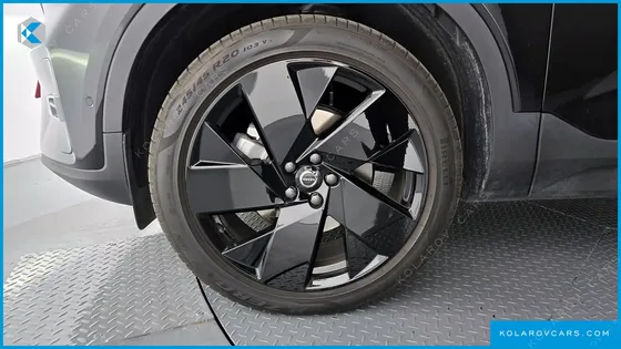 VOLVO XC40 B4 BLACK EDITION