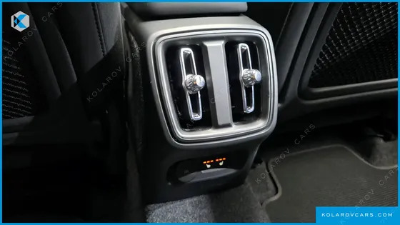 VOLVO XC40 B4 BLACK EDITION