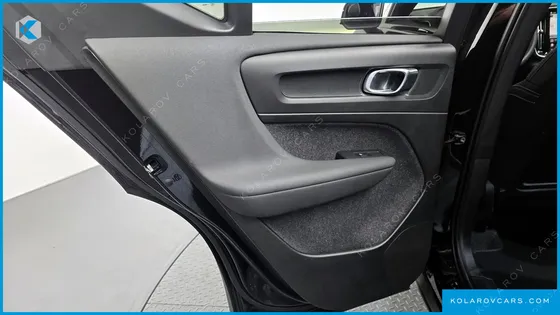 VOLVO XC40 B4 BLACK EDITION