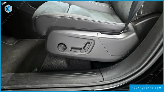 VOLVO XC40 B4 BLACK EDITION