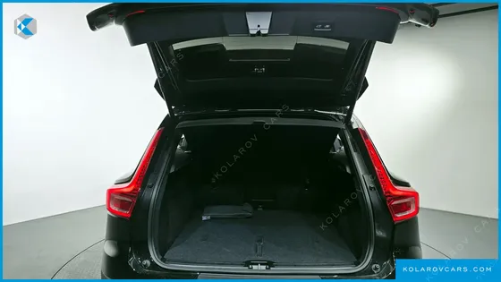 VOLVO XC40 B4 BLACK EDITION