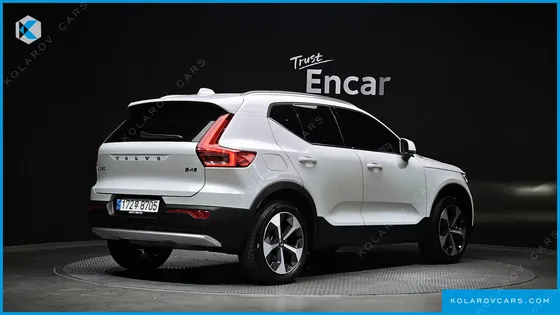VOLVO XC40 B4 ULTIMATE BRIGHT