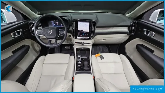 VOLVO XC40 B4 ULTIMATE BRIGHT