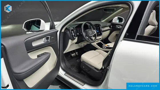 VOLVO XC40 B4 ULTIMATE BRIGHT