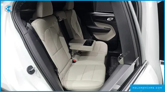 VOLVO XC40 B4 ULTIMATE BRIGHT