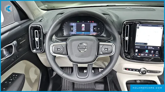 VOLVO XC40 B4 ULTIMATE BRIGHT