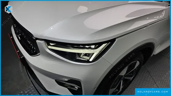 VOLVO XC40 B4 ULTIMATE BRIGHT
