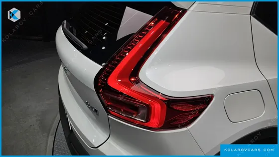 VOLVO XC40 B4 ULTIMATE BRIGHT