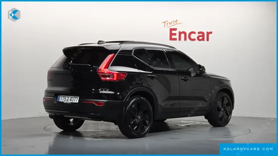 VOLVO XC40 B4 BLACK EDITION