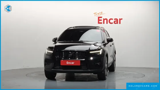 VOLVO XC40 B4 BLACK EDITION