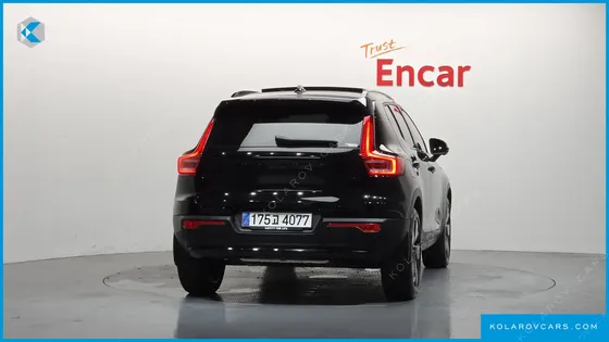 VOLVO XC40 B4 BLACK EDITION