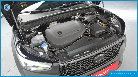 VOLVO XC40 B4 BLACK EDITION