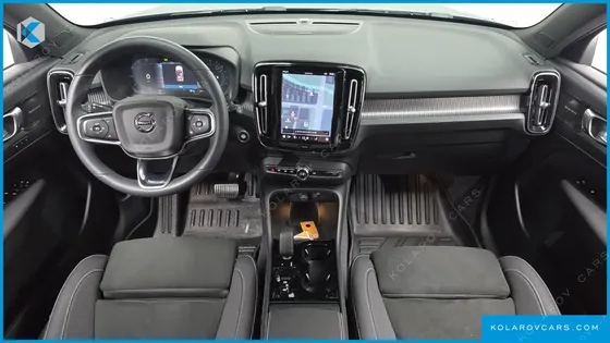 VOLVO XC40 B4 BLACK EDITION