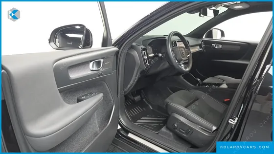 VOLVO XC40 B4 BLACK EDITION