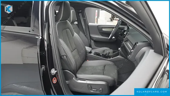 VOLVO XC40 B4 BLACK EDITION