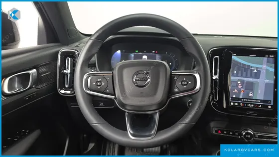 VOLVO XC40 B4 BLACK EDITION
