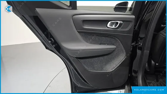 VOLVO XC40 B4 BLACK EDITION