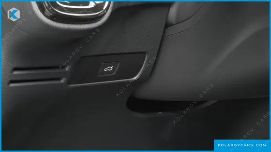 VOLVO XC40 B4 BLACK EDITION
