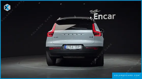 VOLVO XC40 B4 R-DESIGN