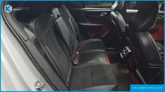 VOLVO XC40 B4 R-DESIGN