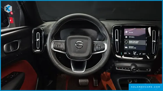 VOLVO XC40 B4 R-DESIGN
