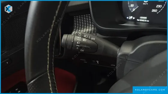 VOLVO XC40 B4 R-DESIGN