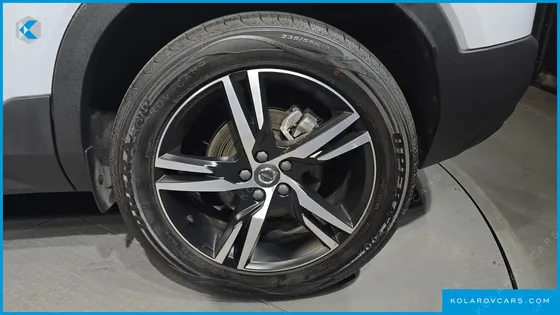 VOLVO XC40 B4 R-DESIGN