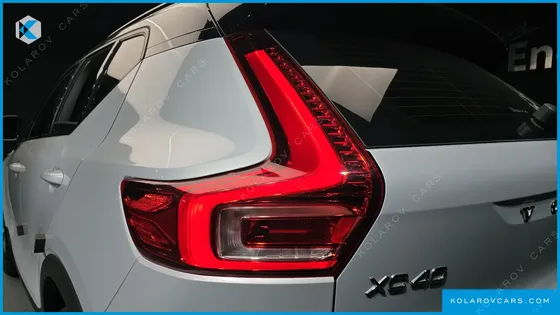 VOLVO XC40 B4 R-DESIGN