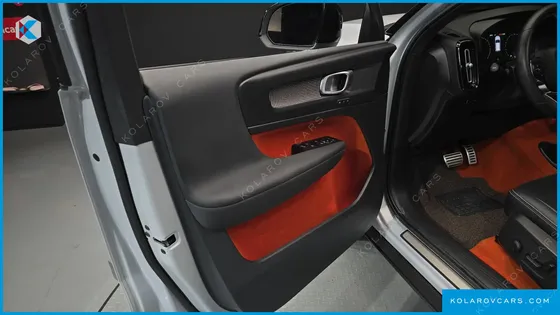 VOLVO XC40 B4 R-DESIGN