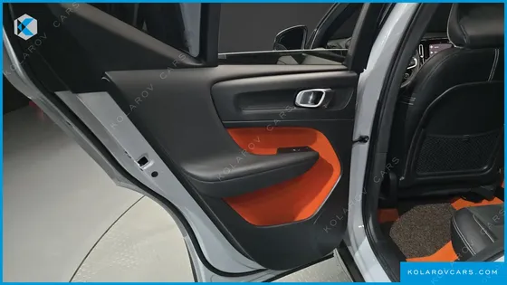 VOLVO XC40 B4 R-DESIGN