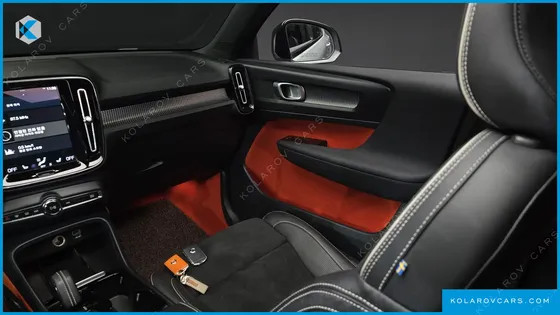 VOLVO XC40 B4 R-DESIGN