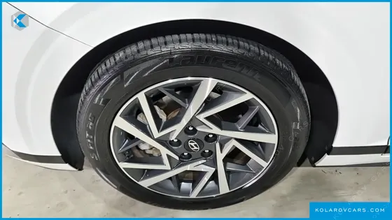 HYUNDAI GRANDEUR 2,5 GASOLINE 2WD