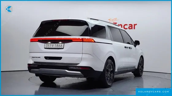 KIA CARNIVAL 9-SEATER PRESTIGE