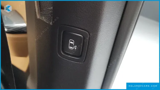 KIA CARNIVAL 9-SEATER PRESTIGE