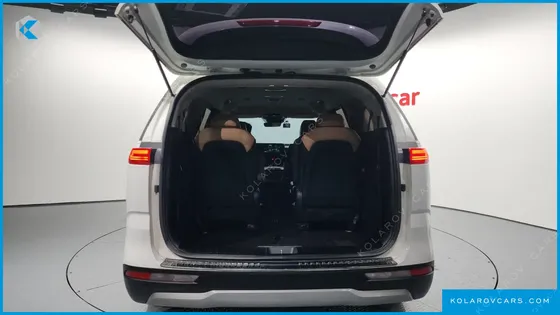 KIA CARNIVAL 9-SEATER PRESTIGE