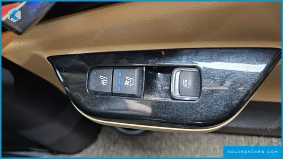 KIA CARNIVAL 7-SEATER SIGNATURE