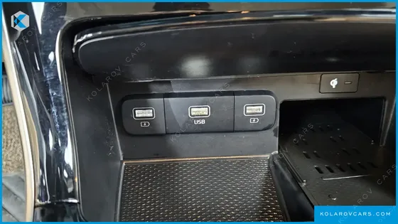 KIA CARNIVAL 7-SEATER SIGNATURE