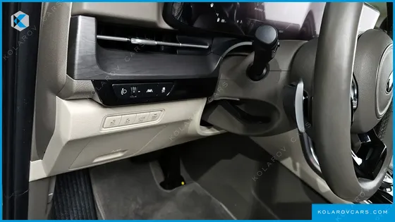 KIA CARNIVAL GASOLINE 9-SEATER SIGNATURE