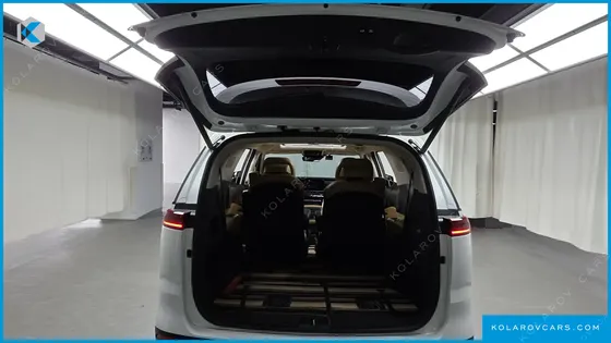 KIA CARNIVAL 7-SEATER SIGNATURE
