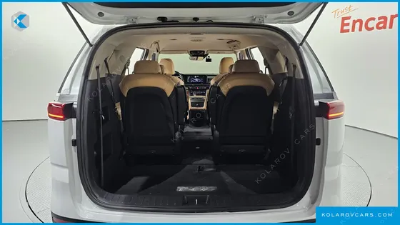 KIA CARNIVAL 9-SEATER PRESTIGE