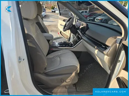 KIA CARNIVAL GASOLINE 9-SEATER HI-LIMOUSINE