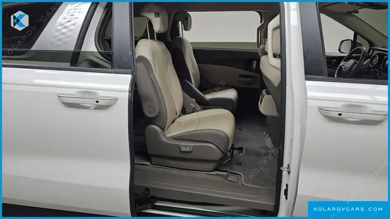 KIA CARNIVAL 9-SEATER PRESTIGE