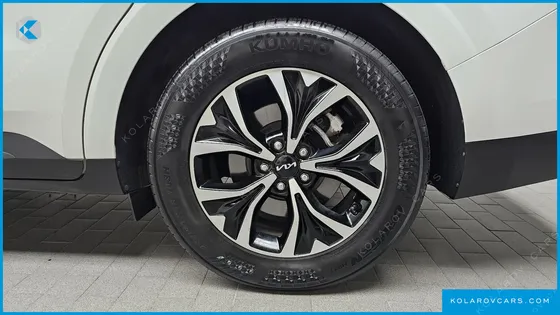 KIA CARNIVAL 9-SEATER PRESTIGE
